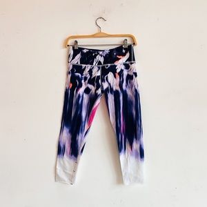 Lululemon Printed Cropped Leggings Wunder Under Size 6
